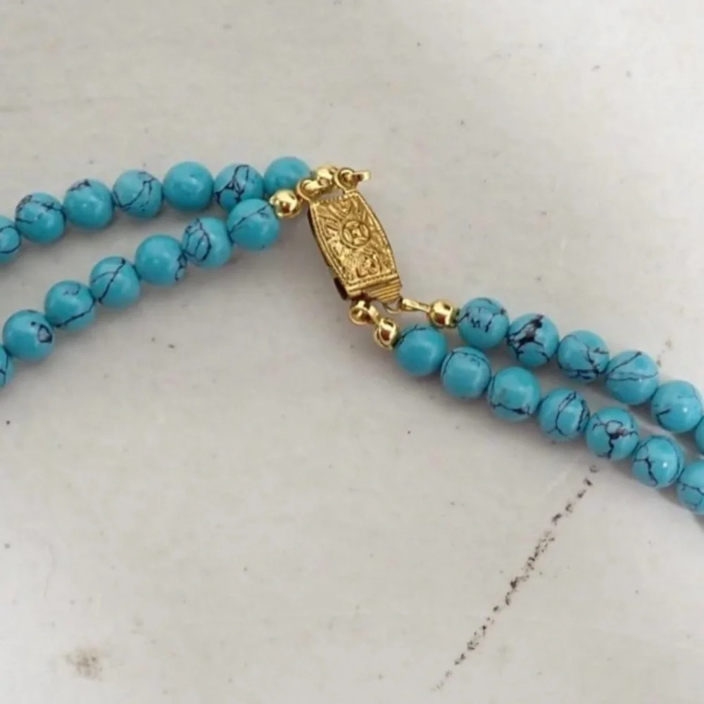 Blue Dyed Howlite Bead & Gold Tone Double Strand Necklace w/ Flower Pendant 17”